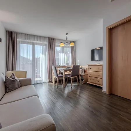 Modern In With Terrace * Jochberg