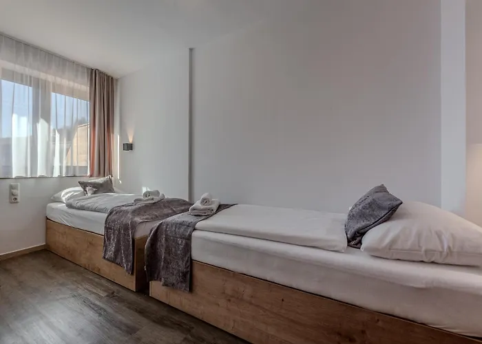 Modern In With Terrace Apartment *