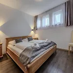 شقة Modern In With Terrace