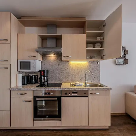 Modern In With Terrace شقة