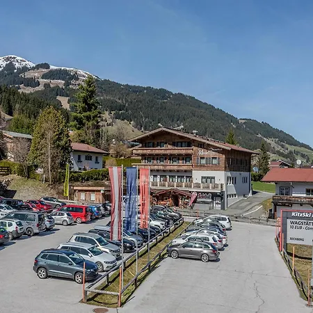 Modern In With Terrace Apartment *